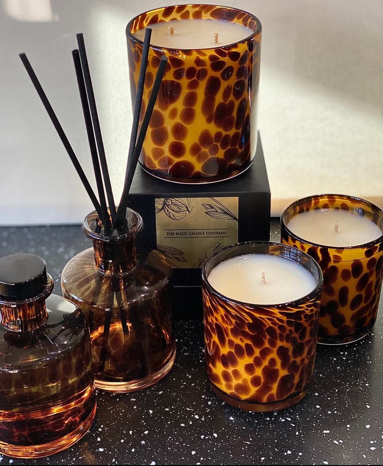Oud (Amber Leopard Vessel Vogue Edition)